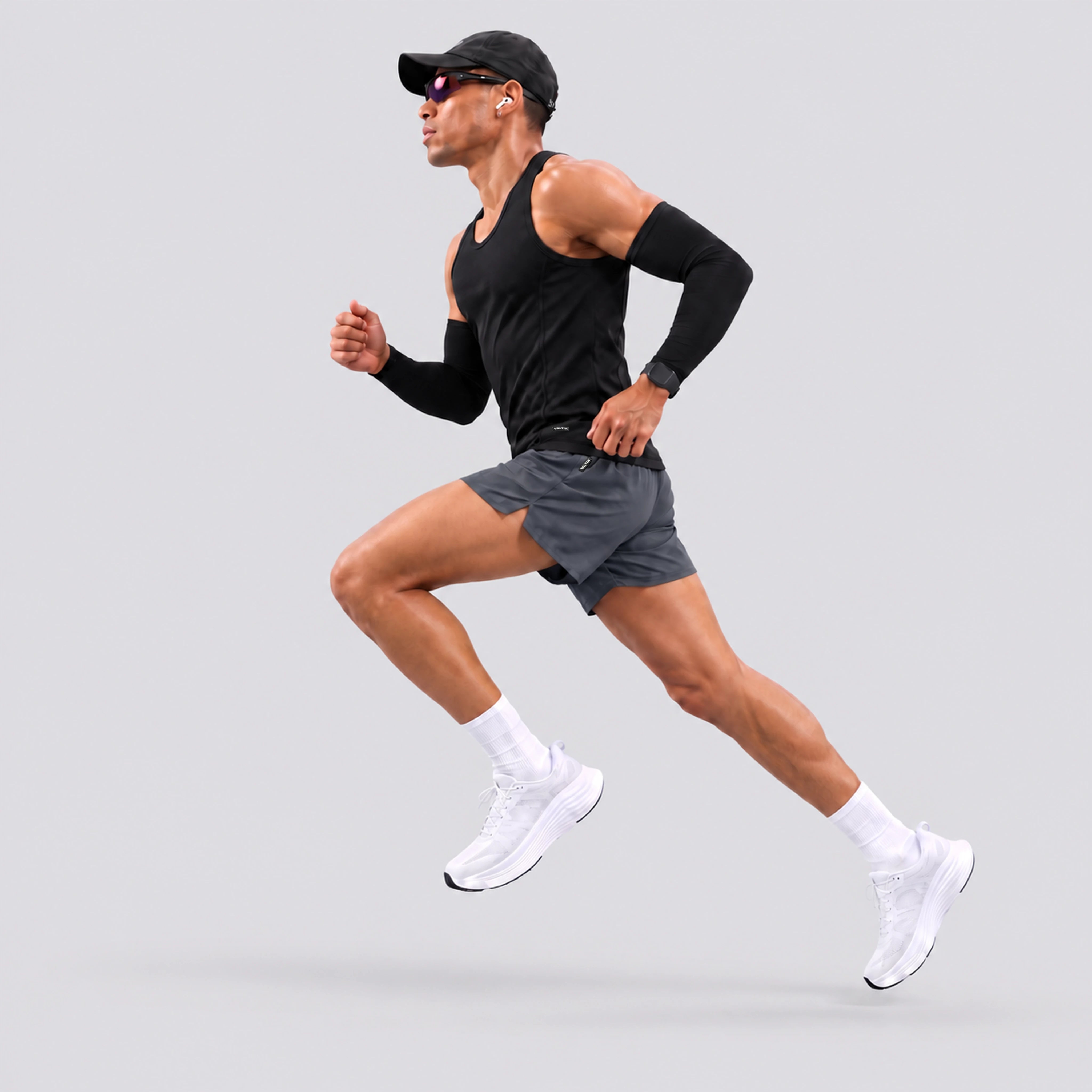 Short deportivo STRIDE de VALTIK para hombre en color gris, atleta corriendo, vista lateral.