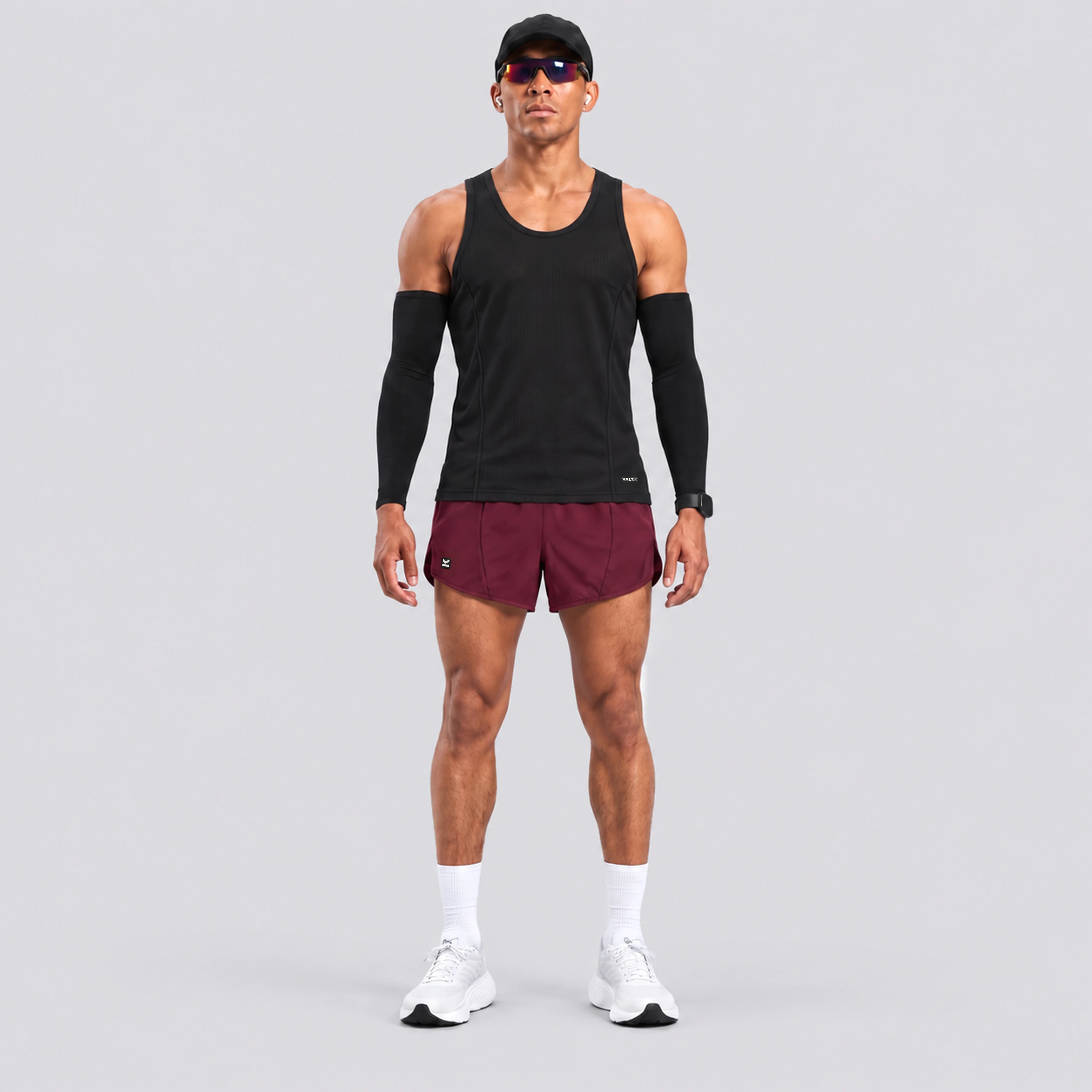 Short deportivo STRIDE de VALTIK para hombre en color guinda, vista frontal en modelo.